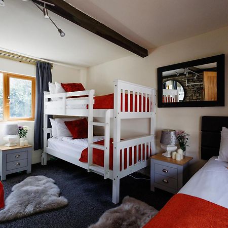 The West Barn Near Bath, Sleeps 24 And 2 Hot Tubs Villa Bristol Exterior foto