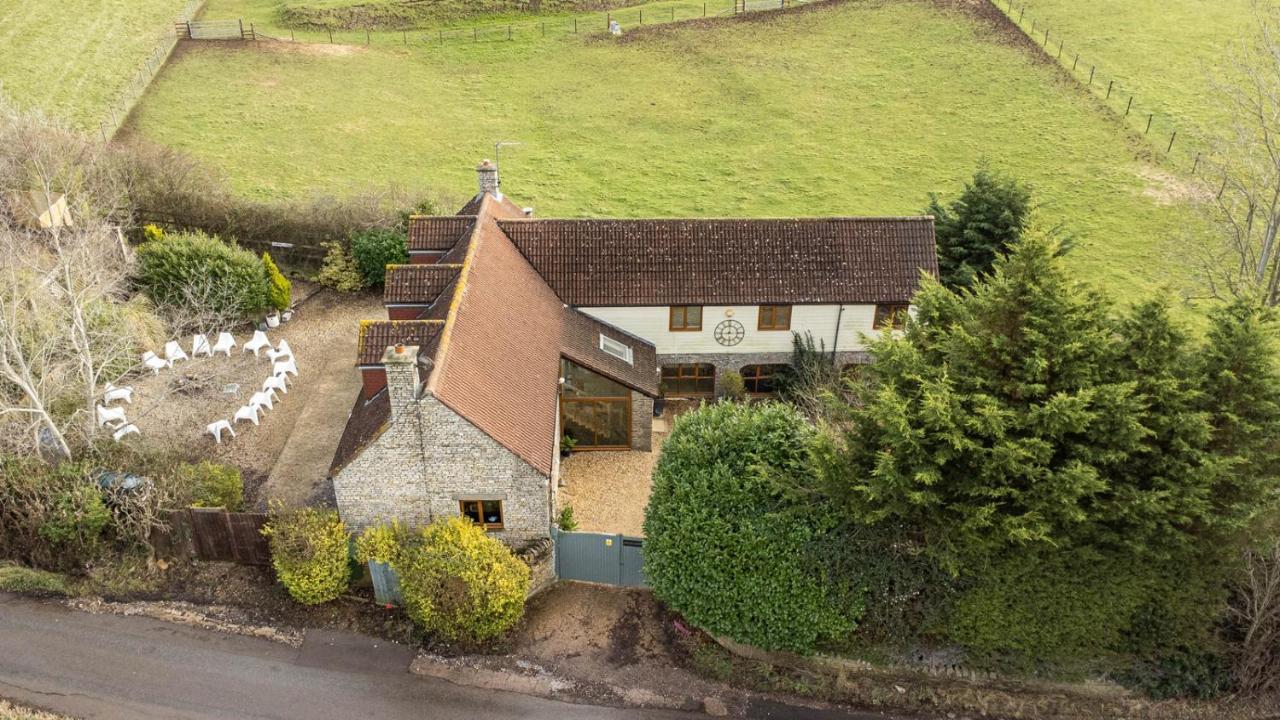 The West Barn Near Bath, Sleeps 24 And 2 Hot Tubs Villa Bristol Exterior foto
