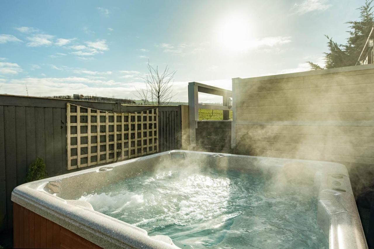 The West Barn Near Bath, Sleeps 24 And 2 Hot Tubs Villa Bristol Exterior foto