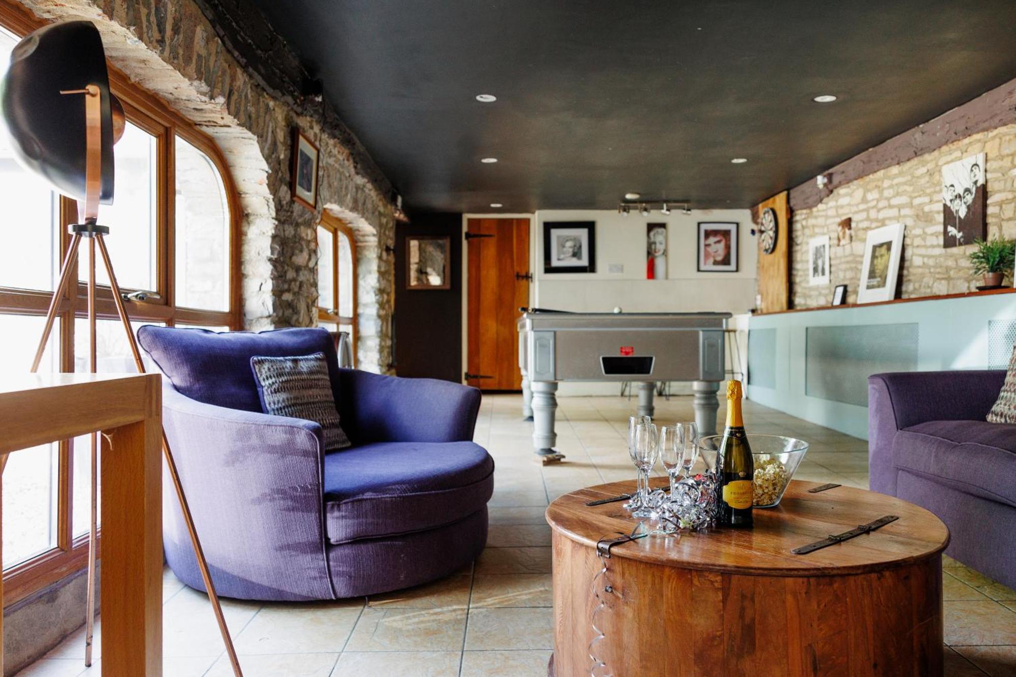 The West Barn Near Bath, Sleeps 24 And 2 Hot Tubs Villa Bristol Exterior foto