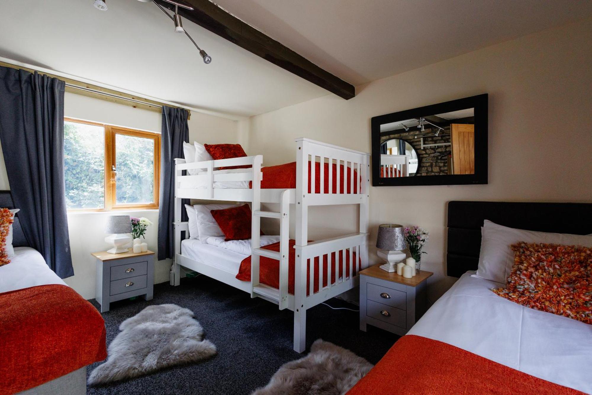 The West Barn Near Bath, Sleeps 24 And 2 Hot Tubs Villa Bristol Exterior foto