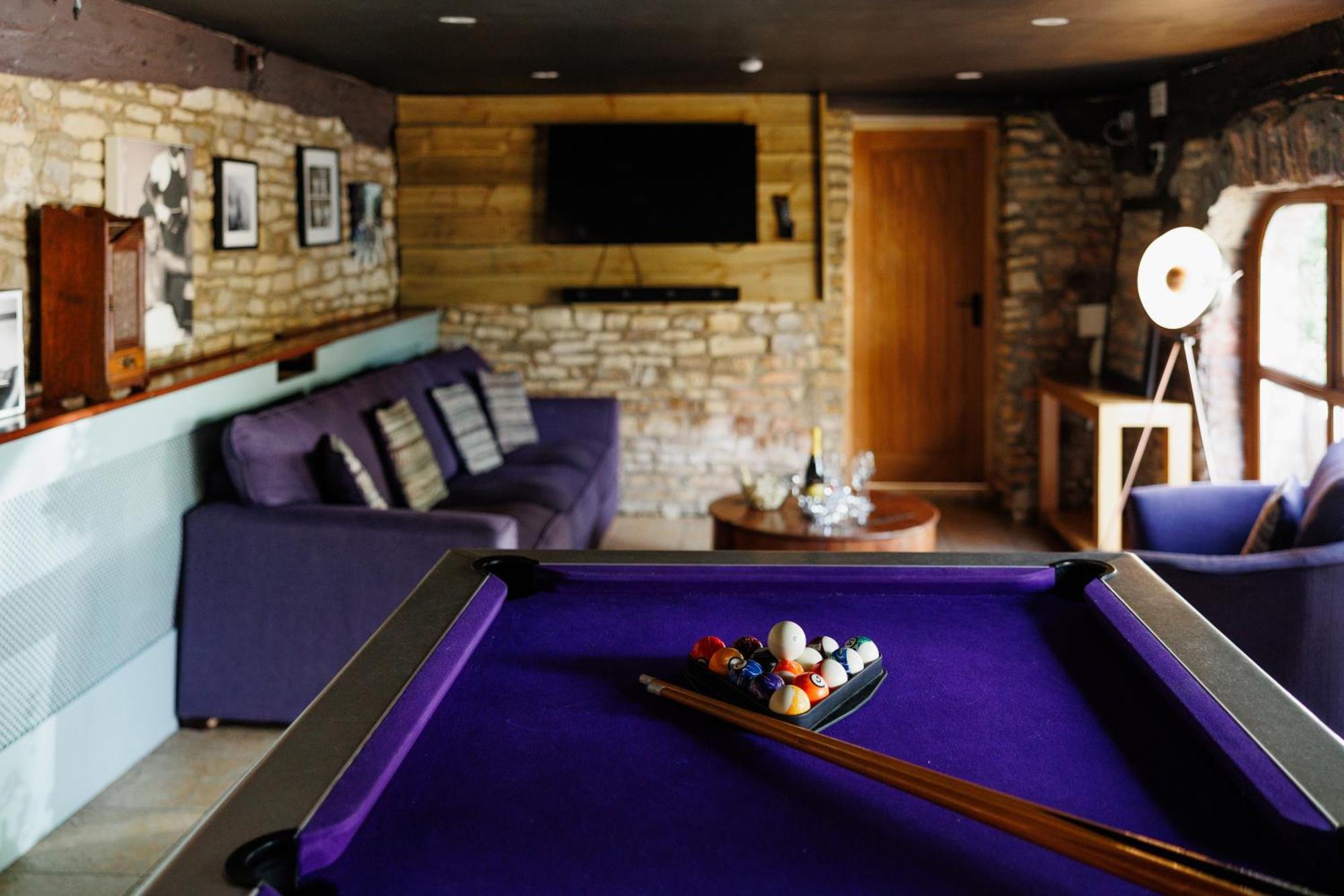 The West Barn Near Bath, Sleeps 24 And 2 Hot Tubs Villa Bristol Exterior foto