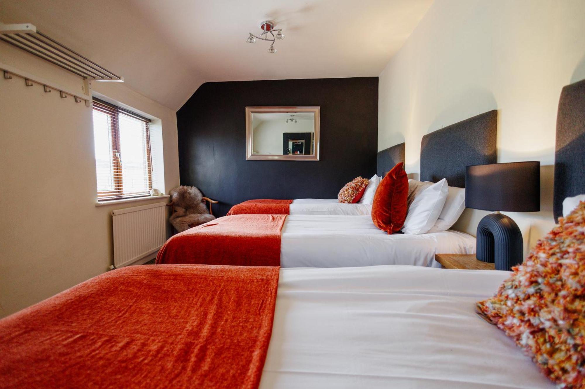 The West Barn Near Bath, Sleeps 24 And 2 Hot Tubs Villa Bristol Exterior foto