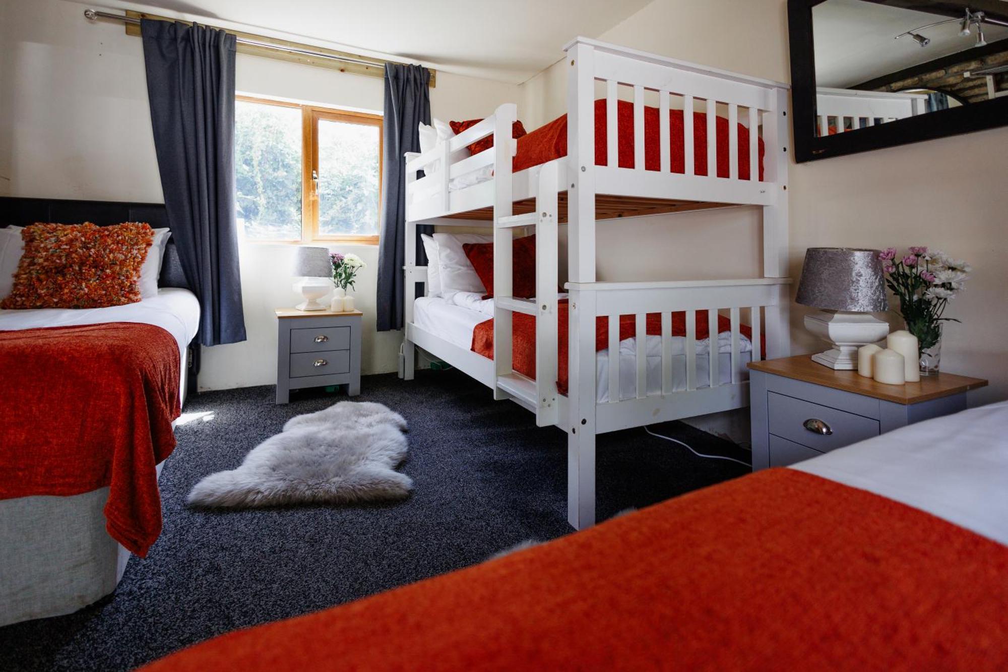 The West Barn Near Bath, Sleeps 24 And 2 Hot Tubs Villa Bristol Exterior foto