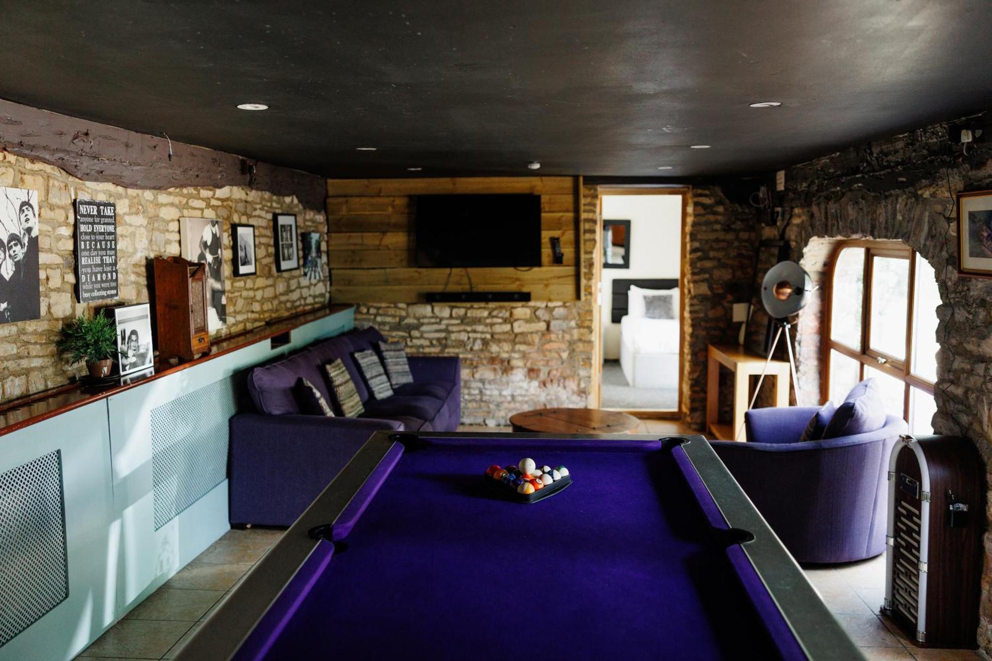 The West Barn Near Bath, Sleeps 24 And 2 Hot Tubs Villa Bristol Exterior foto