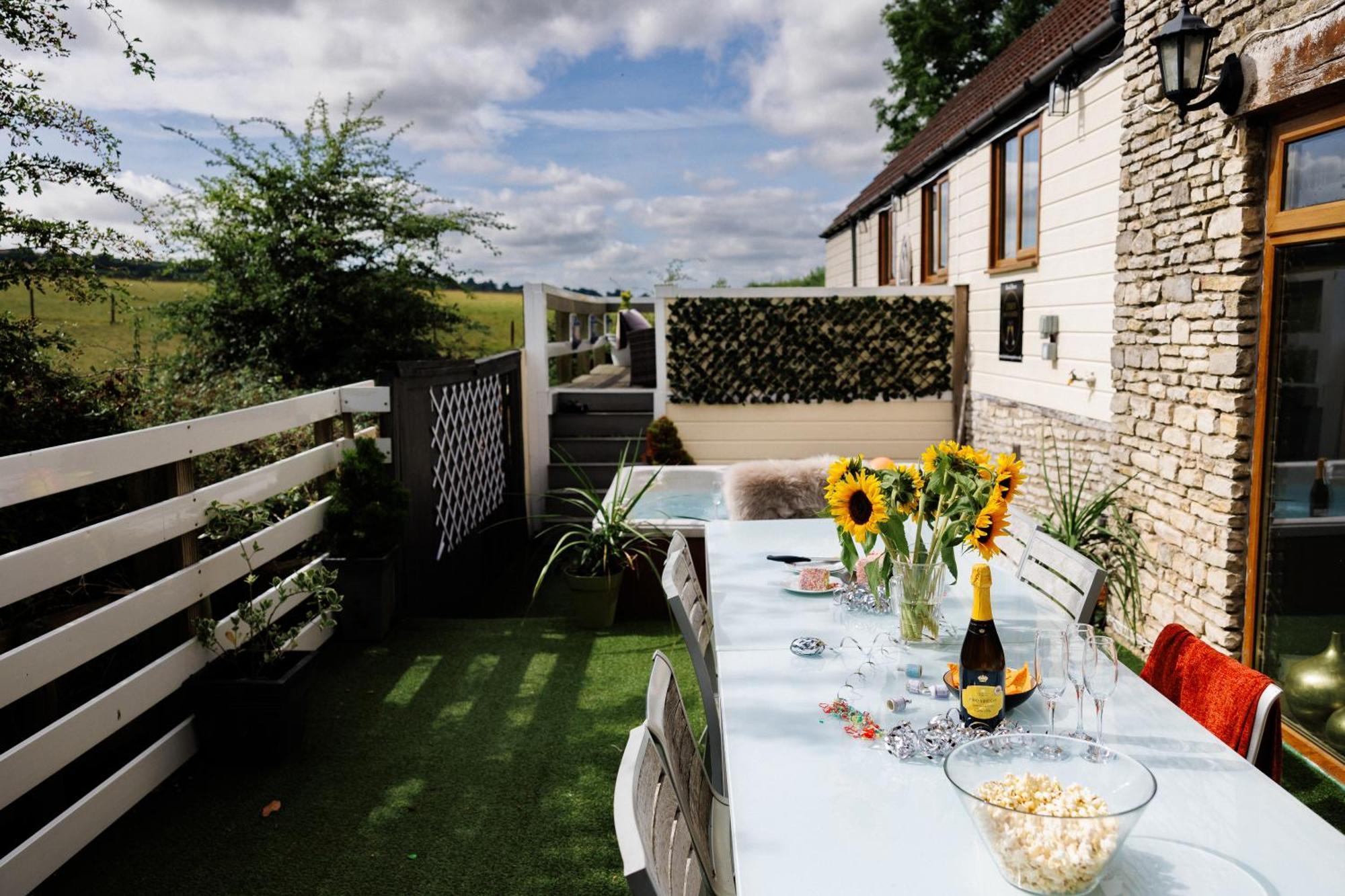 The West Barn Near Bath, Sleeps 24 And 2 Hot Tubs Villa Bristol Exterior foto