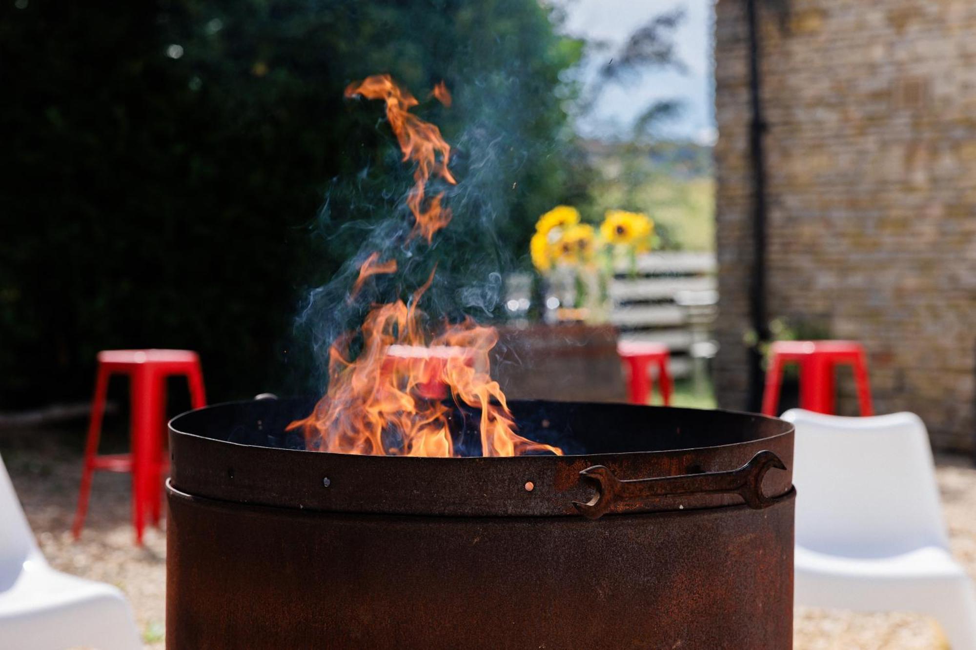 The West Barn Near Bath, Sleeps 24 And 2 Hot Tubs Villa Bristol Exterior foto