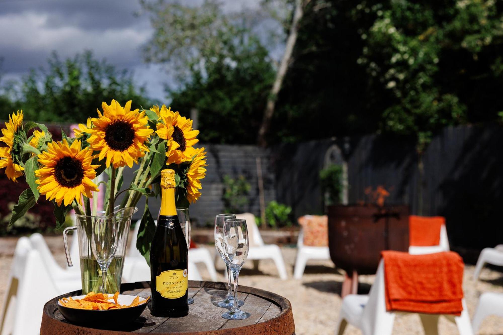 The West Barn Near Bath, Sleeps 24 And 2 Hot Tubs Villa Bristol Exterior foto